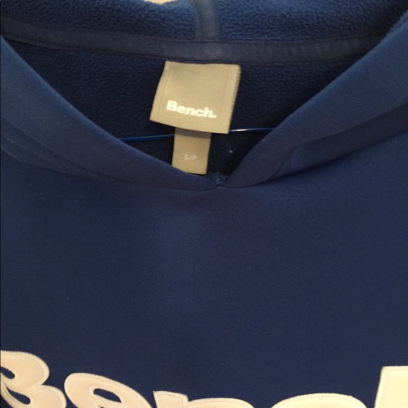 Bench Hoodie for men in excellent condition. - Picture 3 of 5